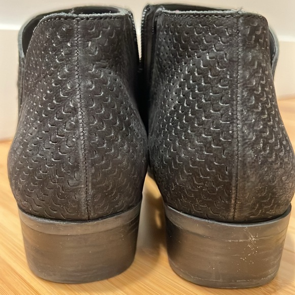 Lucky Brand ankle boots like new! - Picture 2 of 5